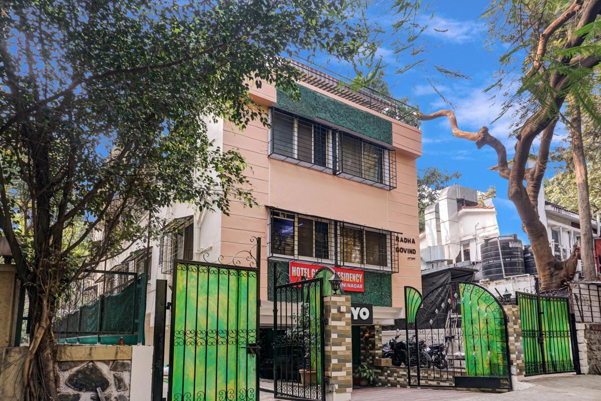 Hotel Galaxy Residency Kalyani Nagar Pune Exteriör bild