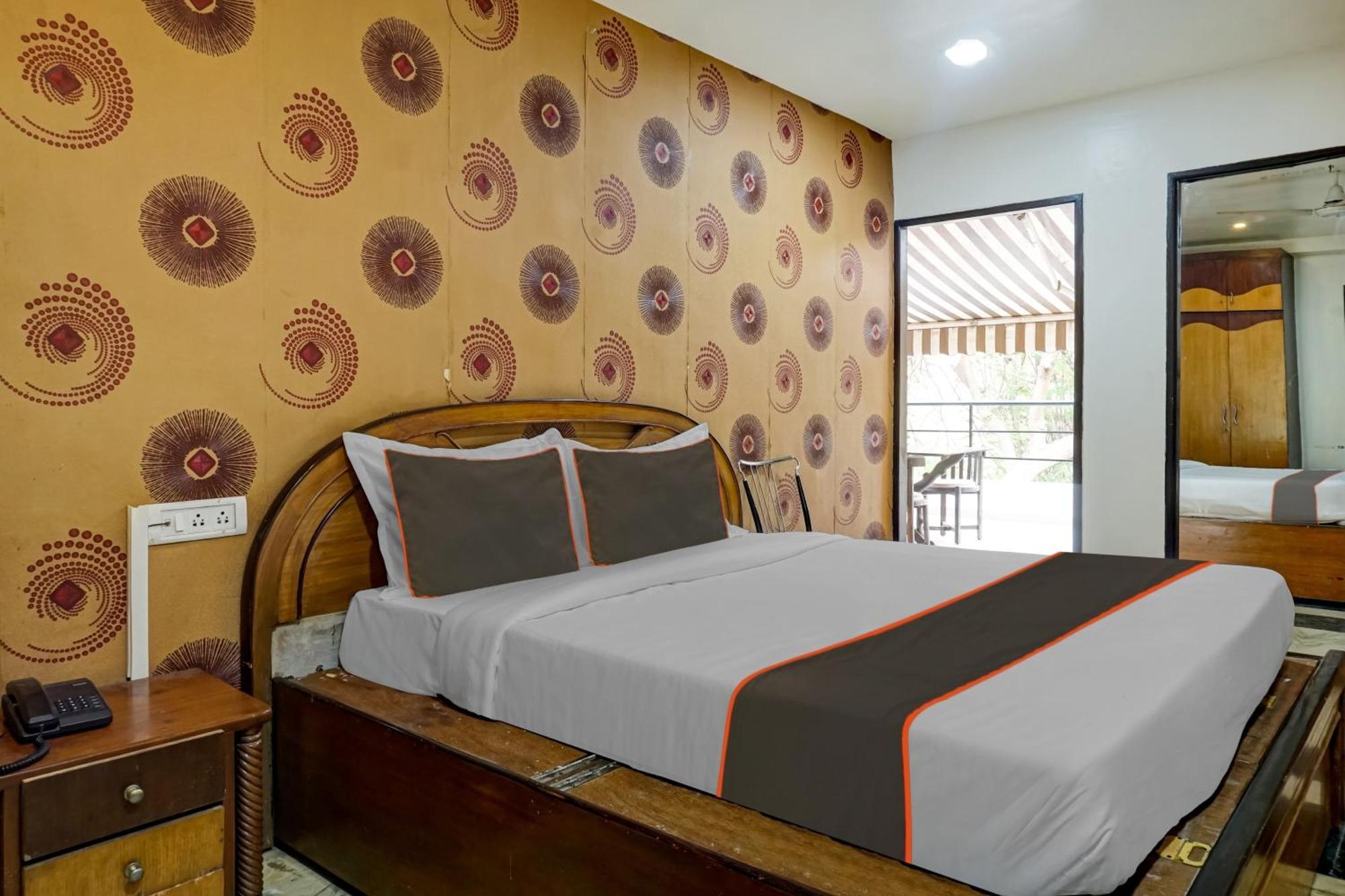 Hotel Galaxy Residency Kalyani Nagar Pune Exteriör bild