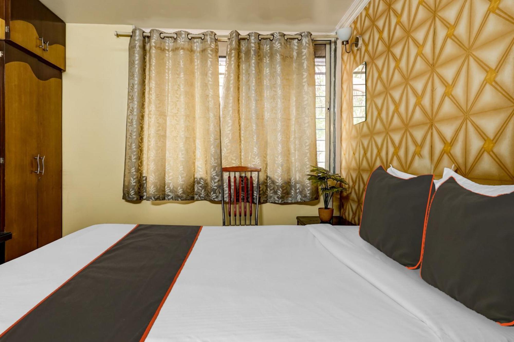 Hotel Galaxy Residency Kalyani Nagar Pune Exteriör bild